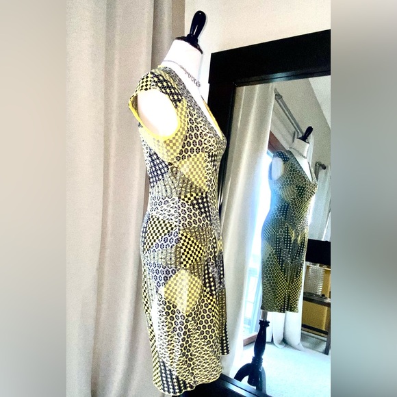 HOST PICK🌟 Alexander McQueen's Yellow Intarsia Knit Dress - Picture 2 of 11